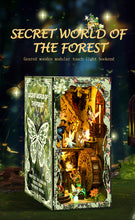 Lade das Bild in den Galerie-Viewer, Book Nook - 3D Miniaturhaus - DIY- BV02-007 - Secret World of the Forest inkl. Licht