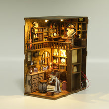 Lade das Bild in den Galerie-Viewer, Book Nook - 3D Miniaturhaus - DIY - BV02-006 -Magic Night inkl. Licht