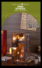 Lade das Bild in den Galerie-Viewer, Book Nook - 3D Miniaturhaus - DIY - SL-13 - Secret Castle inkl. Licht