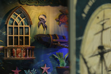 Lade das Bild in den Galerie-Viewer, Book Nook - 3D Miniaturhaus - DIY - BV02-010 - Riddle on the Seabed inkl. Licht
