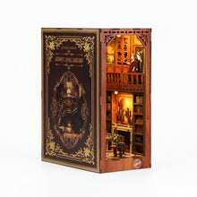 Lade das Bild in den Galerie-Viewer, Book Nook - 3D Miniaturhaus - DIY - BV02-003 - Grimms small Building inkl. Licht
