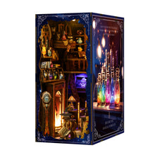 Lade das Bild in den Galerie-Viewer, Book Nook - 3D Miniaturhaus - DIY - BV02-011 - Magic Potion House inkl. Licht
