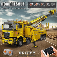 Lade das Bild in den Galerie-Viewer, Mould King 17028 - Road Rescue Truck - Abschleppwagen inkl. Motor und RC - Neu - 4883 Teile - OVP
