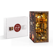 Lade das Bild in den Galerie-Viewer, Book Nook - 3D Miniaturhaus - DIY - BV02-006 -Magic Night inkl. Licht

