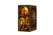 Lade das Bild in den Galerie-Viewer, Book Nook - 3D Miniaturhaus - DIY- BV02-009 - Royal Seamer inkl. Licht
