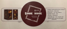 Lade das Bild in den Galerie-Viewer, Book Nook - 3D Miniaturhaus - DIY - BV02-005- Museum of Astronomie inkl. Licht
