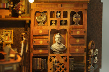 Lade das Bild in den Galerie-Viewer, Book Nook - 3D Miniaturhaus - DIY- BV02-009 - Royal Seamer inkl. Licht
