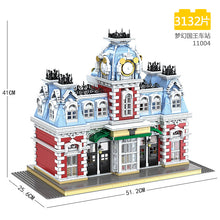 Lade das Bild in den Galerie-Viewer, Mould King 11004 - Dreamland Train Station - Neu - 3132 Teile - OVP
