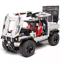 Lade das Bild in den Galerie-Viewer, Mould King 18005 - 4x4 Off-Road Pickup - Neu - 2013 Teile inkl. RC und Motor - OVP
