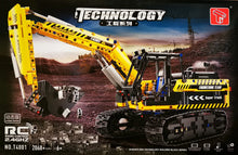Lade das Bild in den Galerie-Viewer, TGL T4001 - Excavator - Bagger - RC m. Motor - Neu - 2068 Teile - OVP
