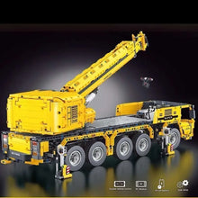 Lade das Bild in den Galerie-Viewer, TGL T4004 - Fahrzeugkran - RC m. Motor - Neu - 3711 Teile - OVP

