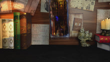 Laden und Abspielen von Videos im Galerie-Viewer, Book Nook - 3D Miniaturhaus - DIY - BV02-011 - Magic Potion House inkl. Licht

