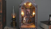 Laden und Abspielen von Videos im Galerie-Viewer, Book Nook - 3D Miniaturhaus - DIY - SL-16 - Quiet Night Prayer inkl. Licht
