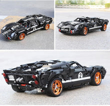 Lade das Bild in den Galerie-Viewer, Xinyu YC-QC010 Ford GT40 MK I 1967 inkl. Motor und RC - Neu - 2404 Teile - OVP
